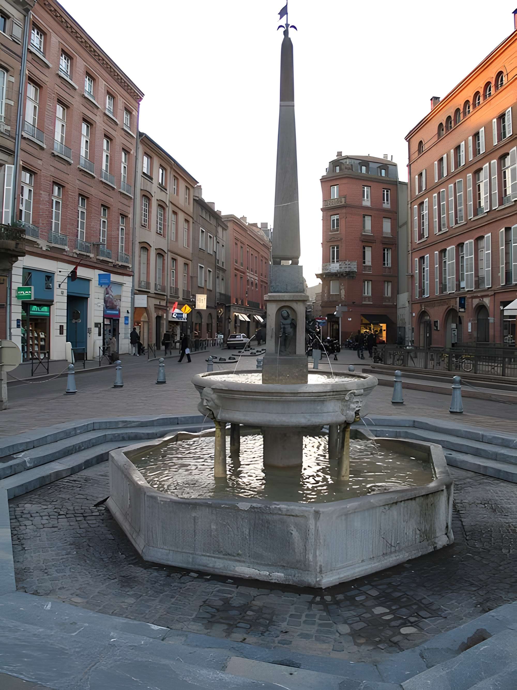 Fontaine Place Saint-Étienne à Toulouse 