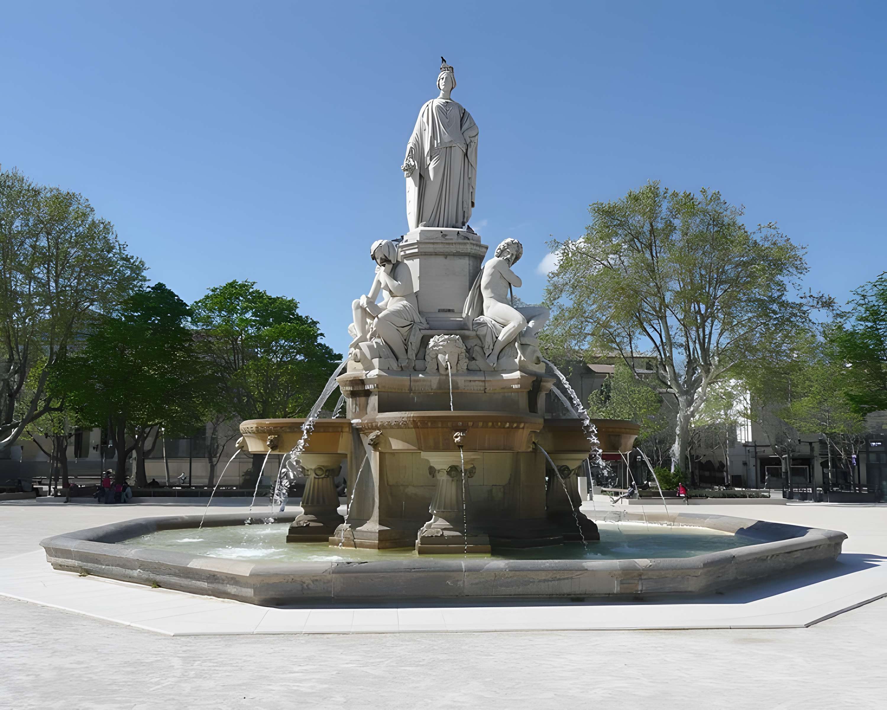 Fontaine Pradier de Nîmes 