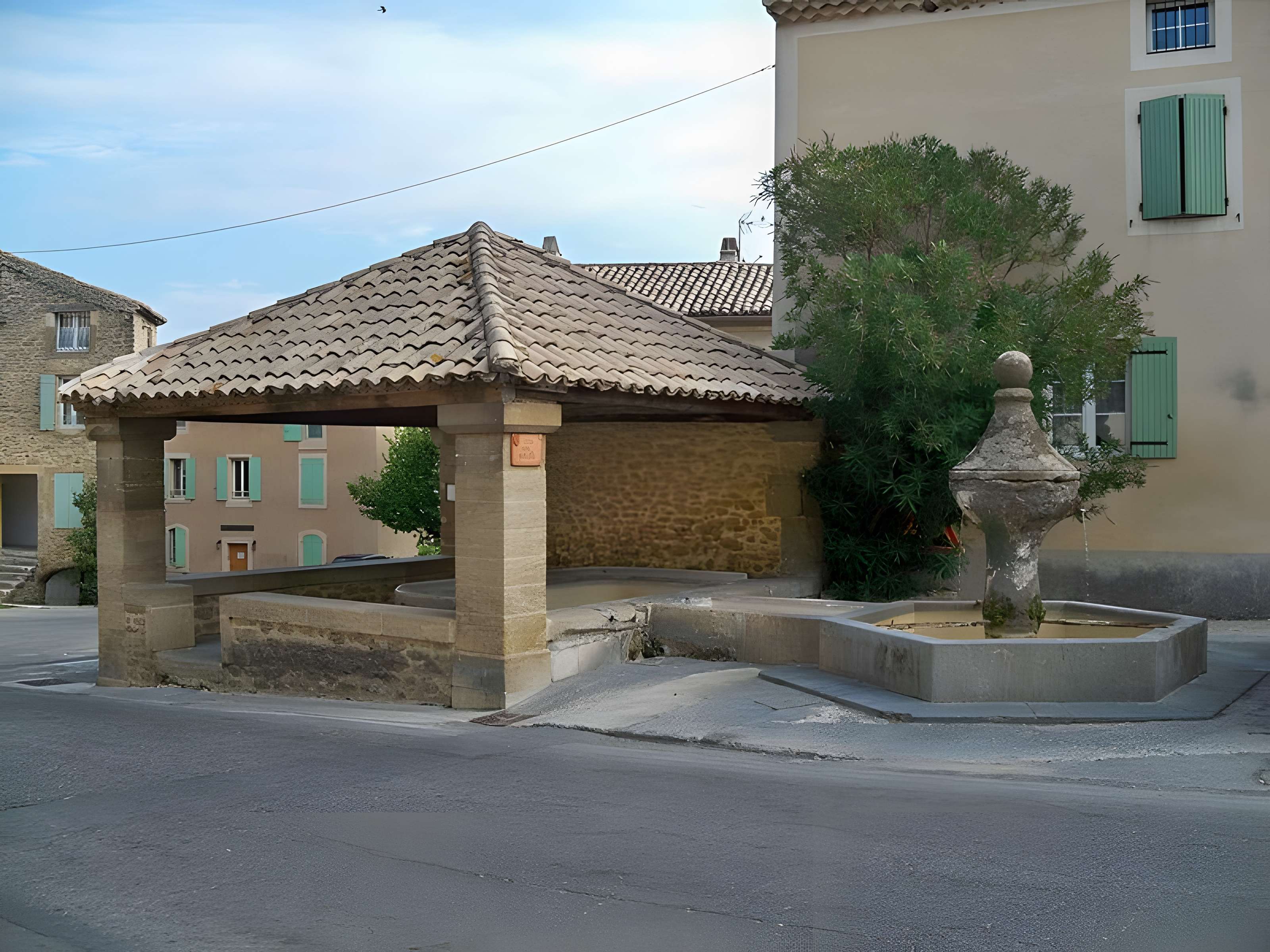 Fontaine publique de Rochegude 