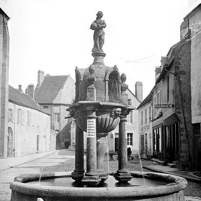 Photo de Fontaine Saint-Andoche de Saulieu