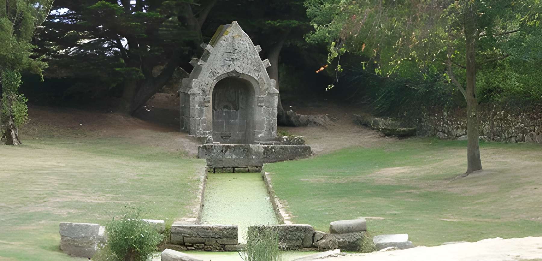 Fontaine Saint-Colomban de Carnac 