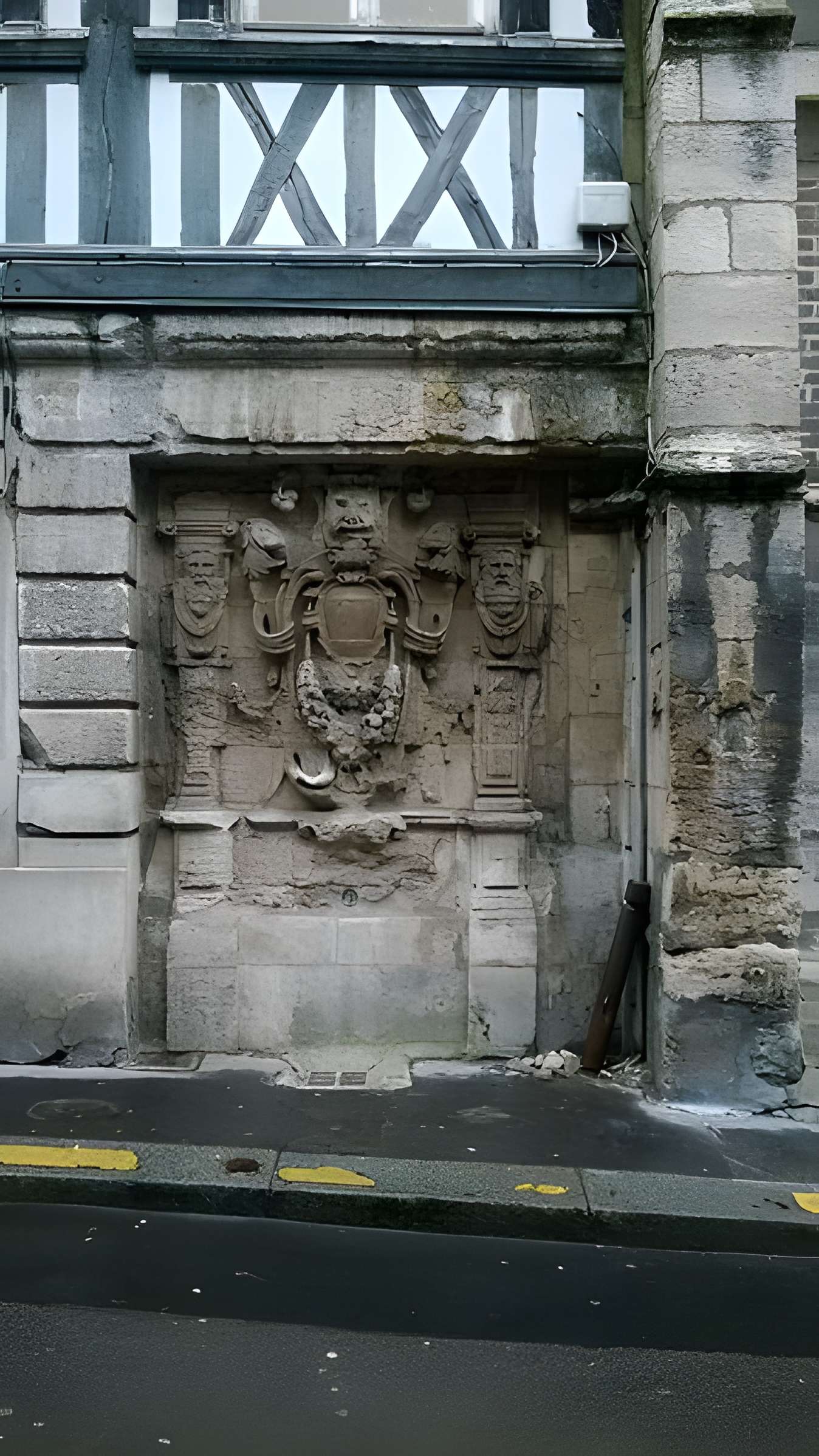 Fontaine Sainte-Croix-des-Pelletiers de Rouen