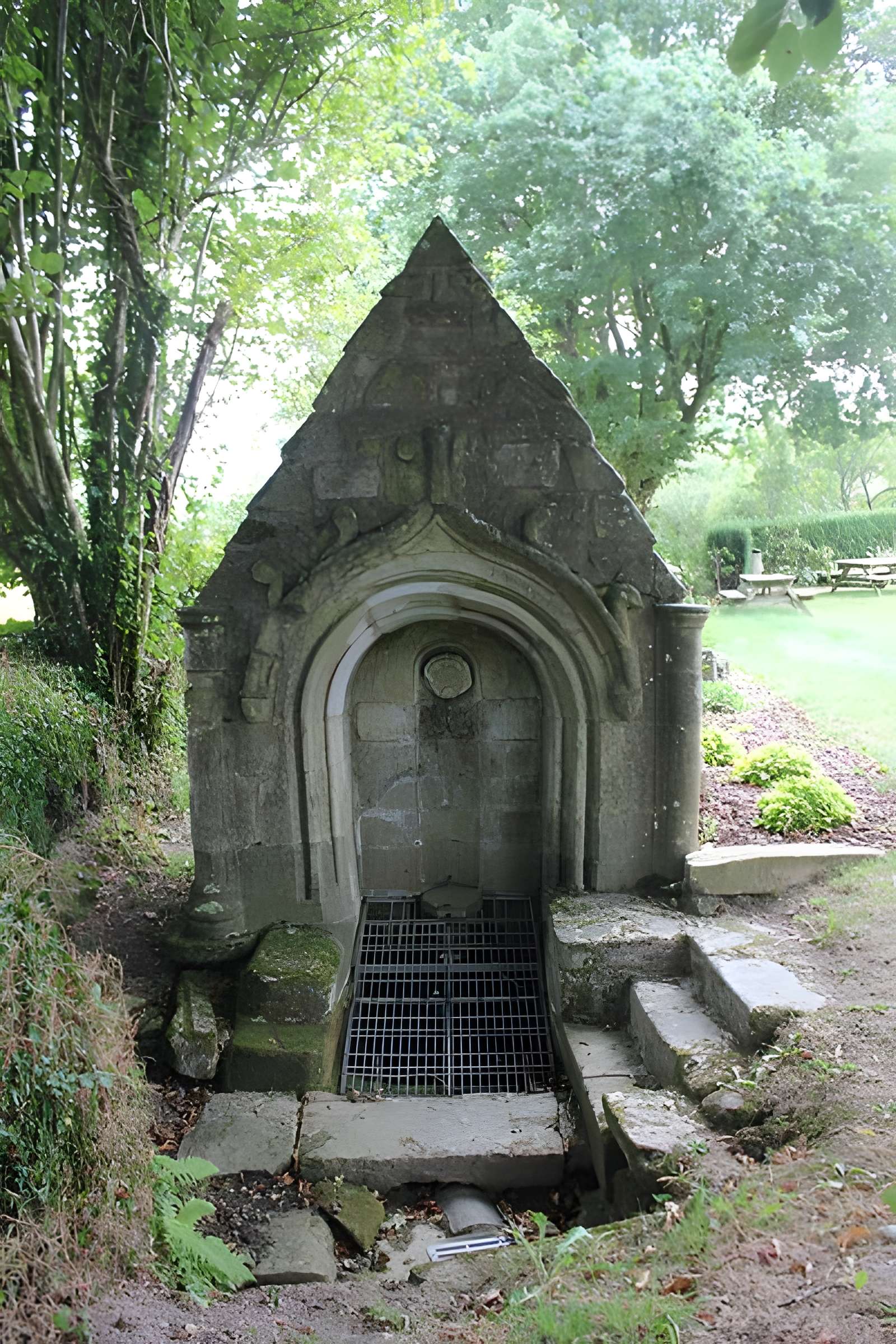 Fontaine Saint-Éloi de Bignan 