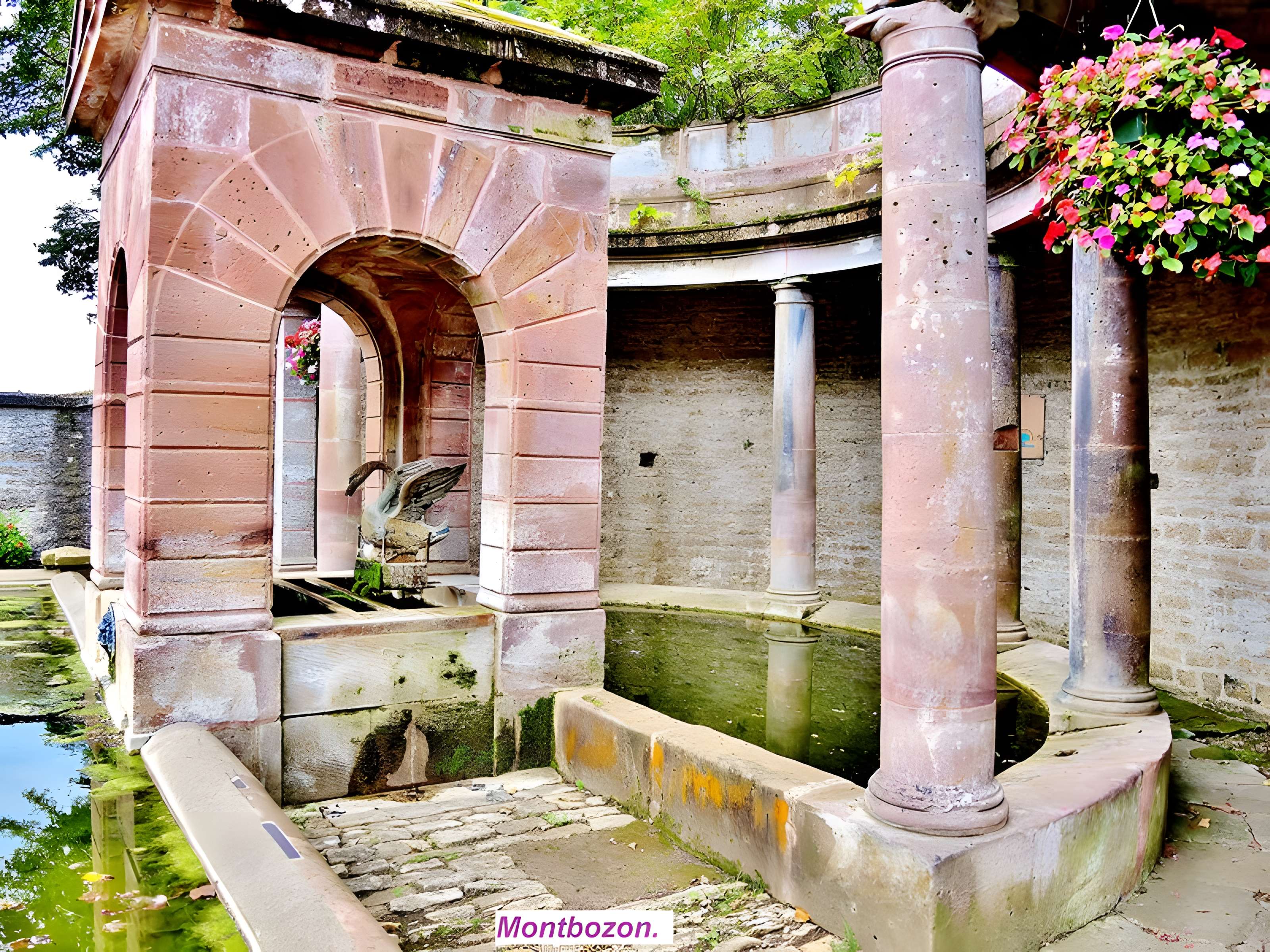 Fontaine du Cygne de Montbozon
