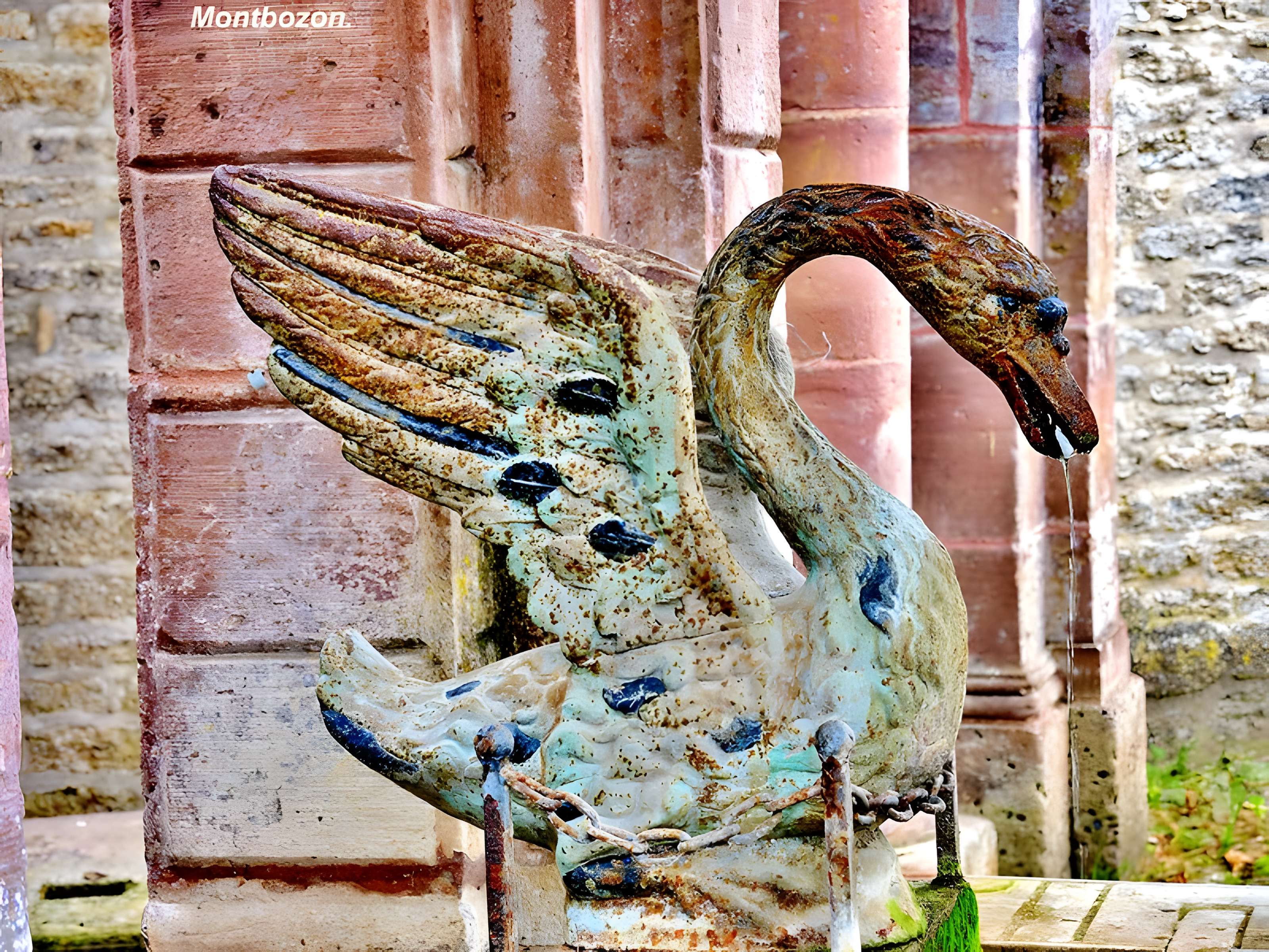 Fontaine du Cygne de Montbozon