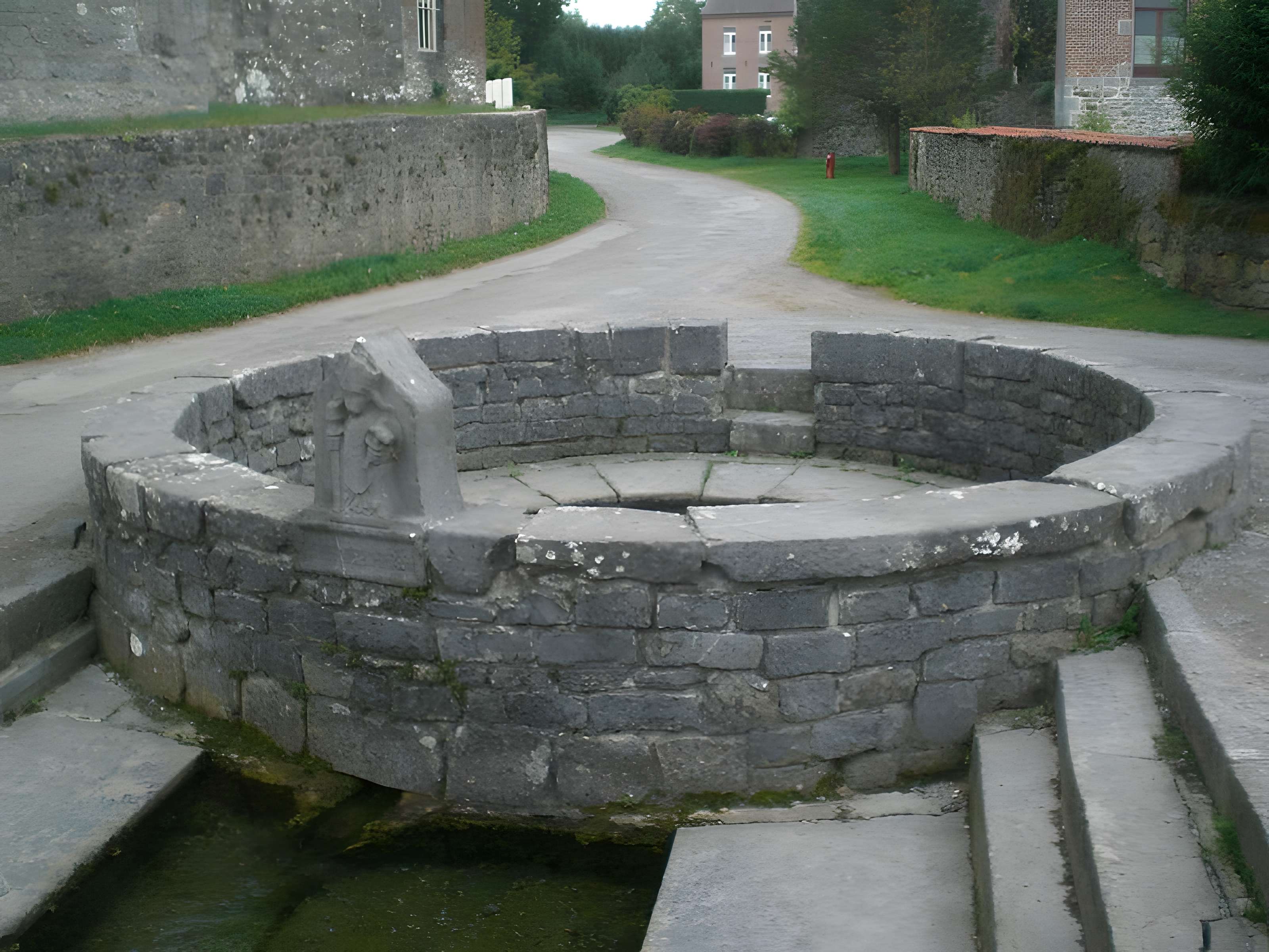 Fontaine Saint-Éloi de Floursies 