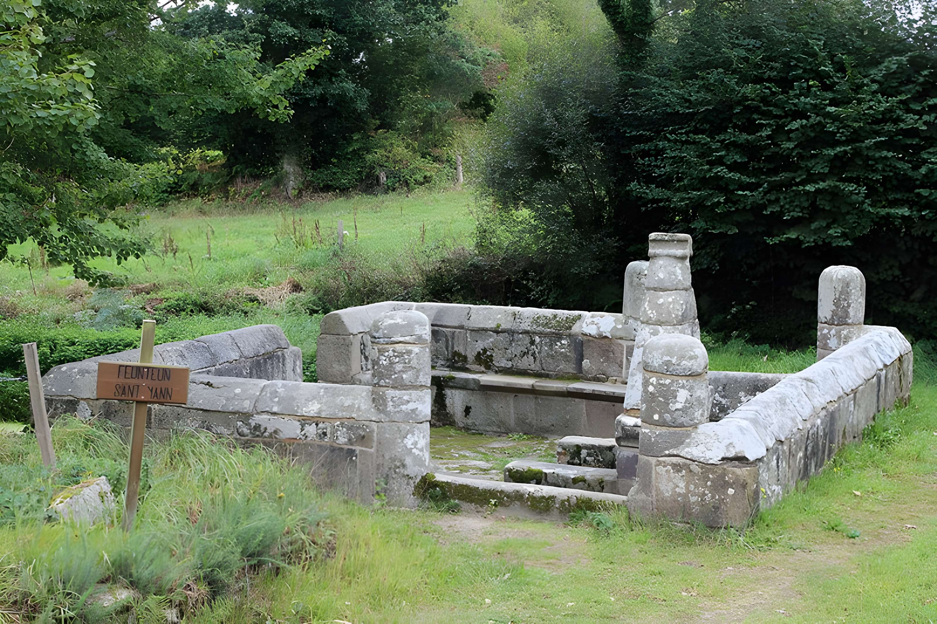 Fontaine Saint-Jean de Plouaret