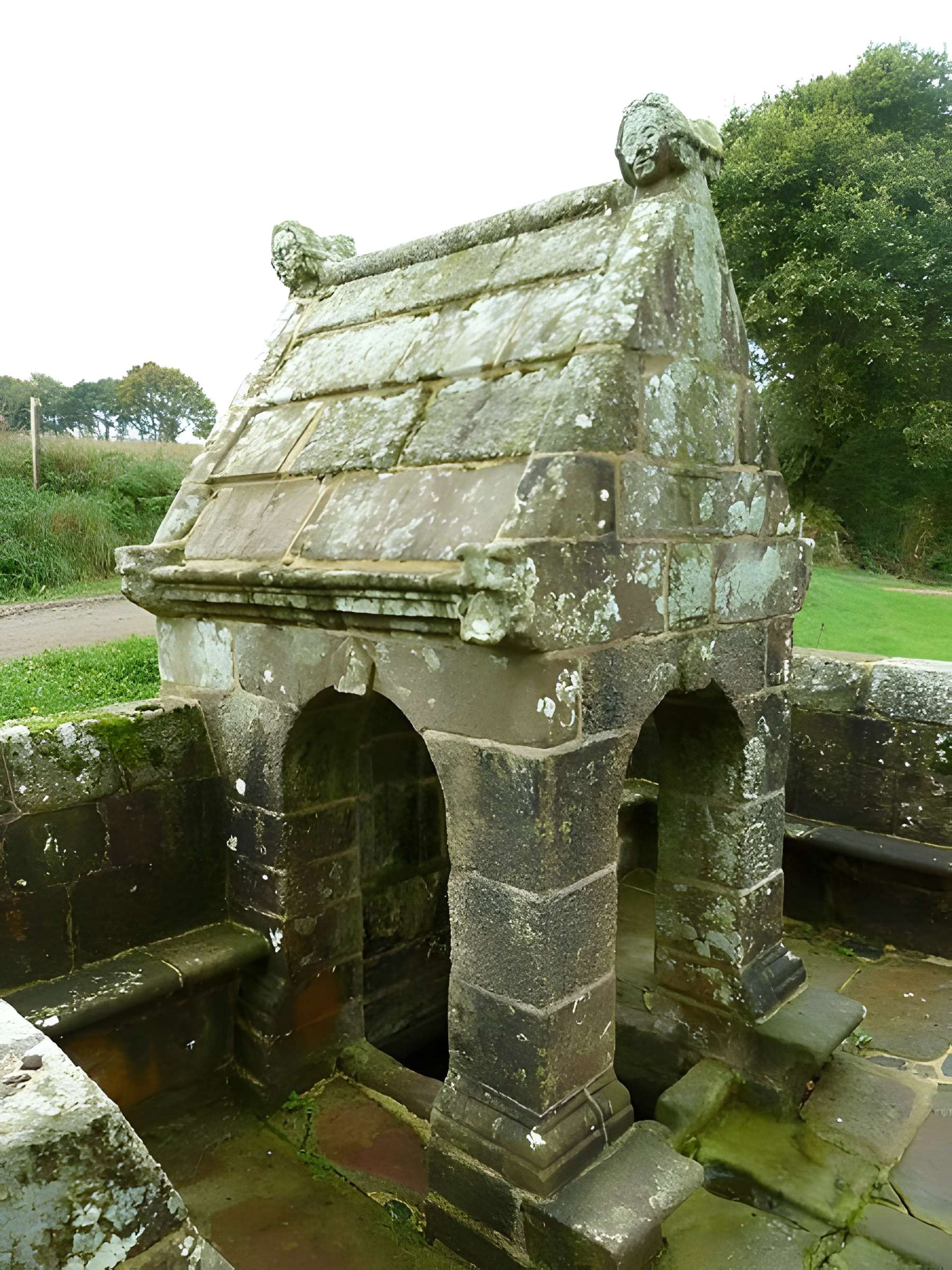 Fontaine Saint-Maur de Calanhel 