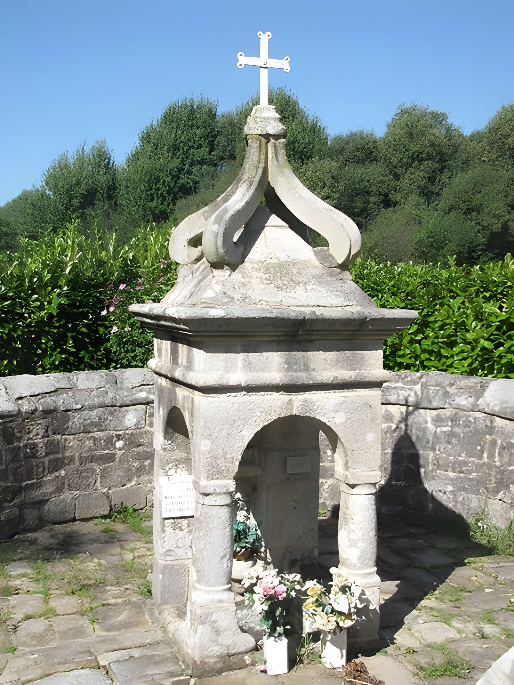 Fontaine Saint-Roch de Lanvaudan 