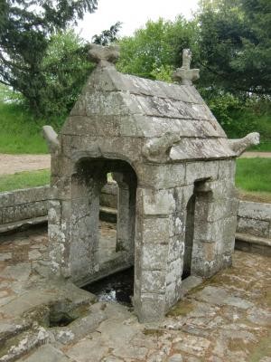 Photo de Fontaine Saint-Sylvestre de Plouzélambre
