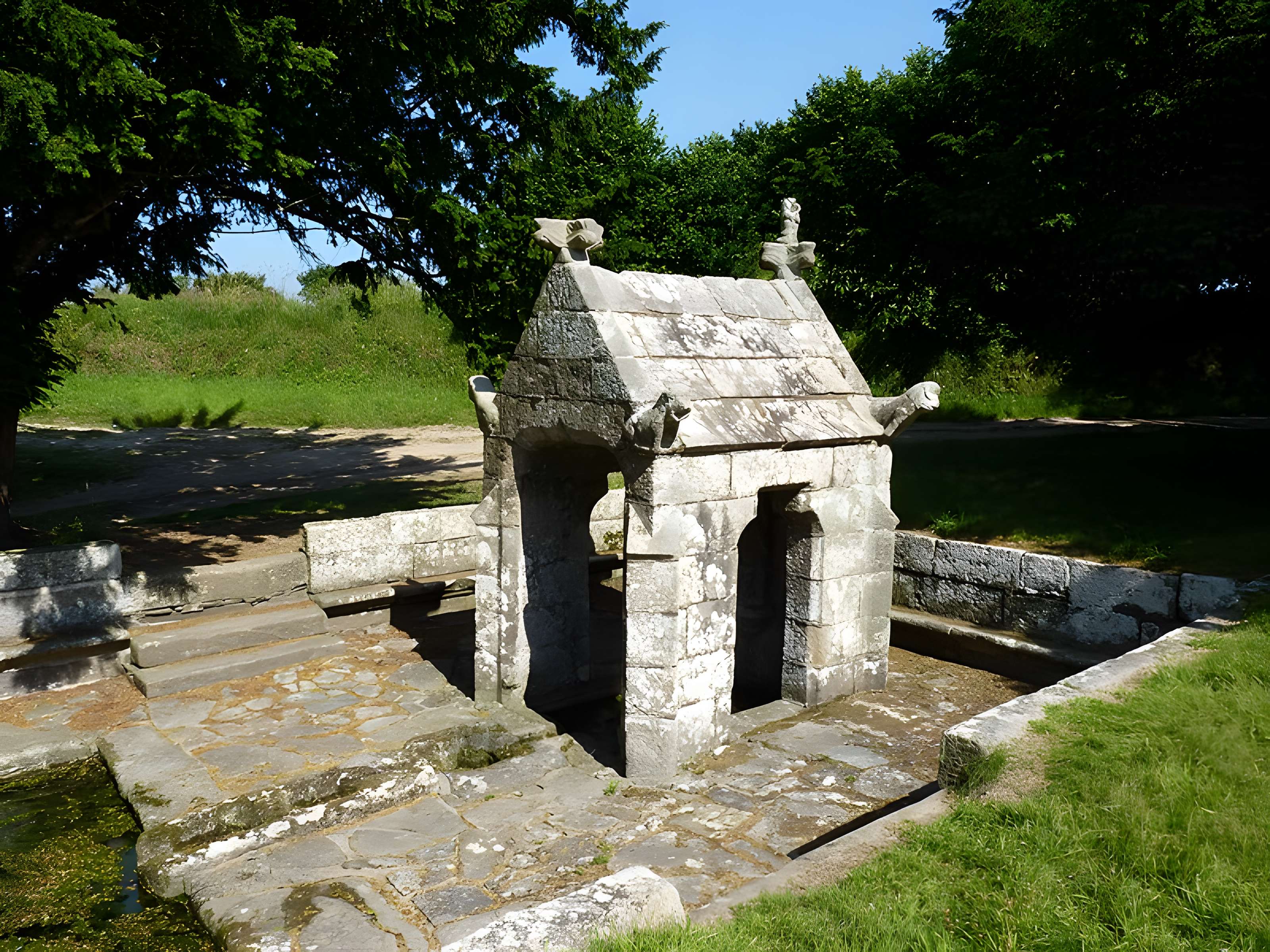 Fontaine Saint-Sylvestre de Plouzélambre