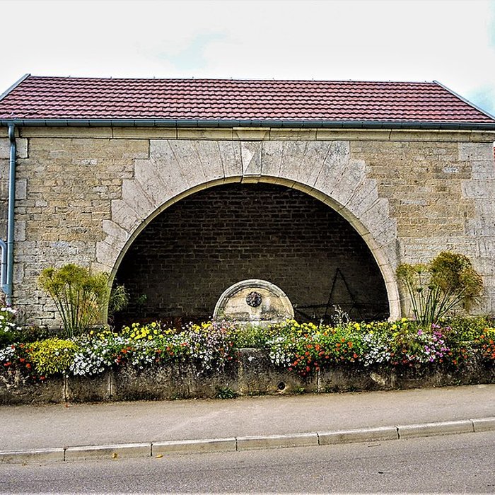 Photo de Fontaine-lavoir de Loray