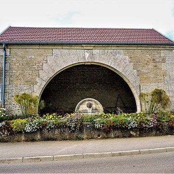 Fontaine-lavoir de Loray