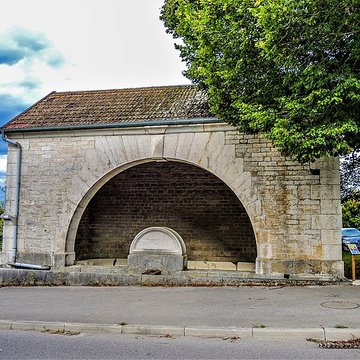 Fontaine-lavoir de Loray