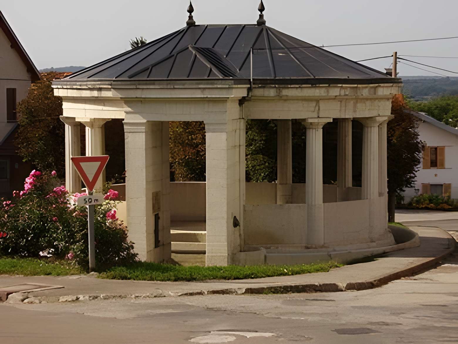 Fontaine-lavoir de Loray 