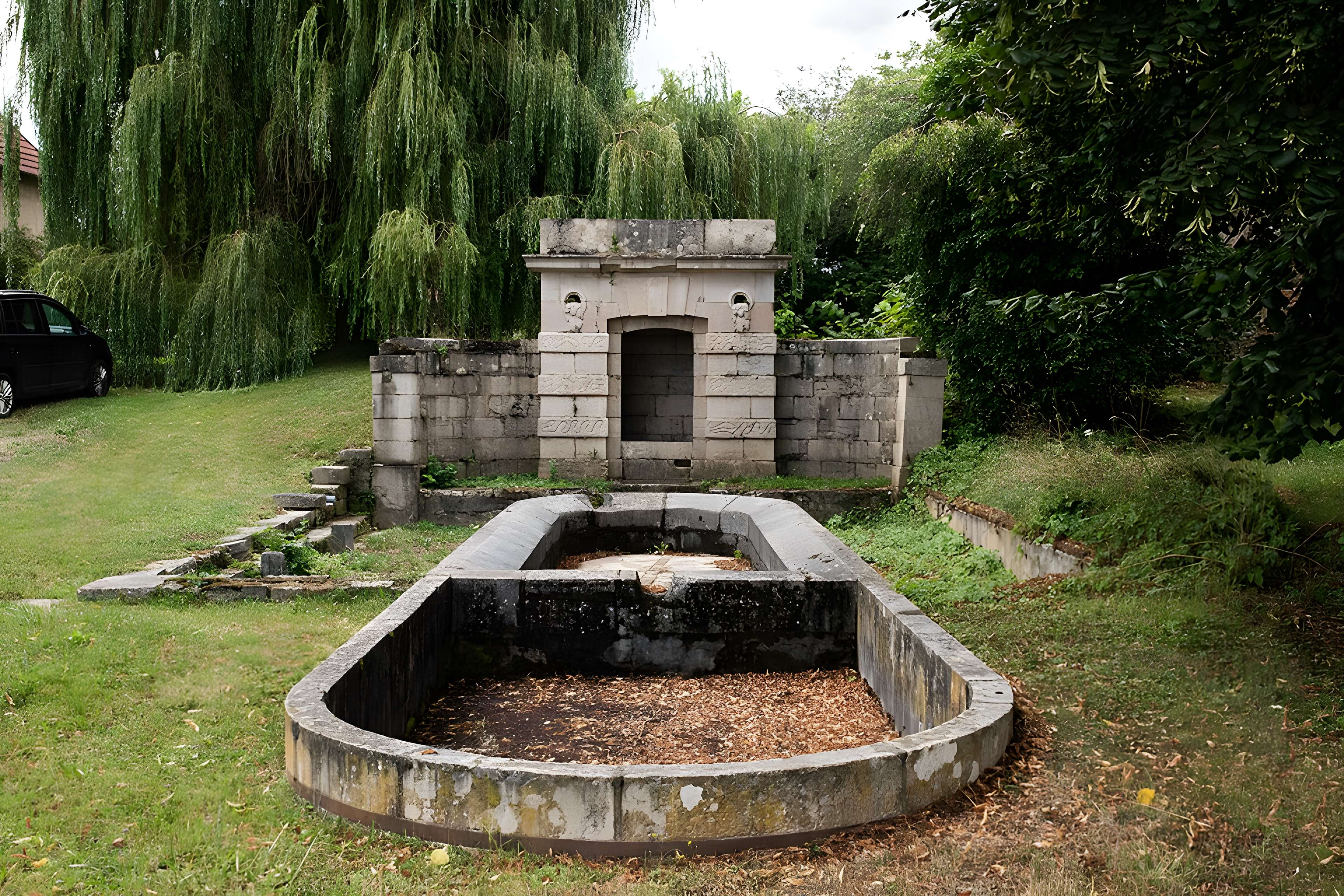 Fontaine-lavoir du Château de Mutigney