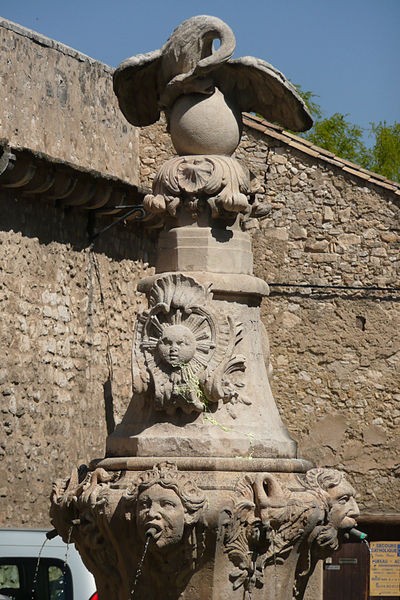 Photo de Fontaine du Pélican de Pernes-les-Fontaines