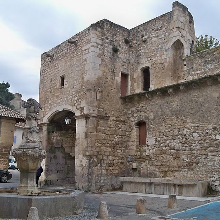 Photo de Fontaine du Pélican de Pernes-les-Fontaines
