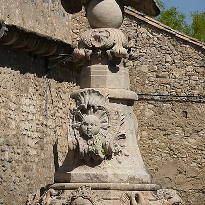 Photo de Fontaine du Pélican de Pernes-les-Fontaines