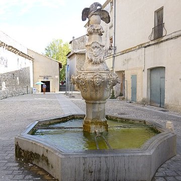 Fontaine du Pélican de Pernes-les-Fontaines
