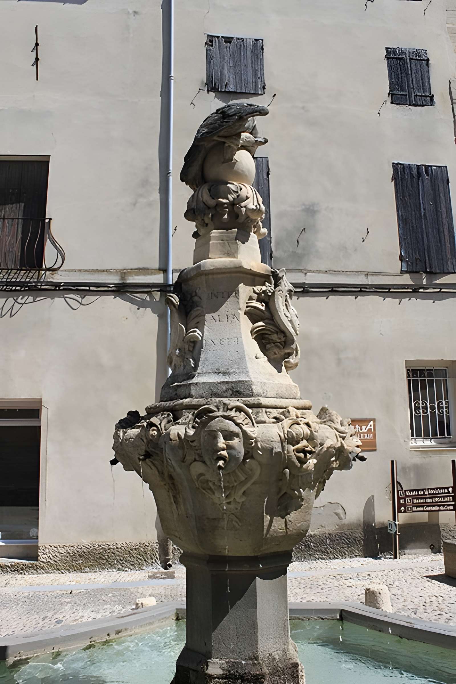 Fontaine du Pélican de Pernes-les-Fontaines