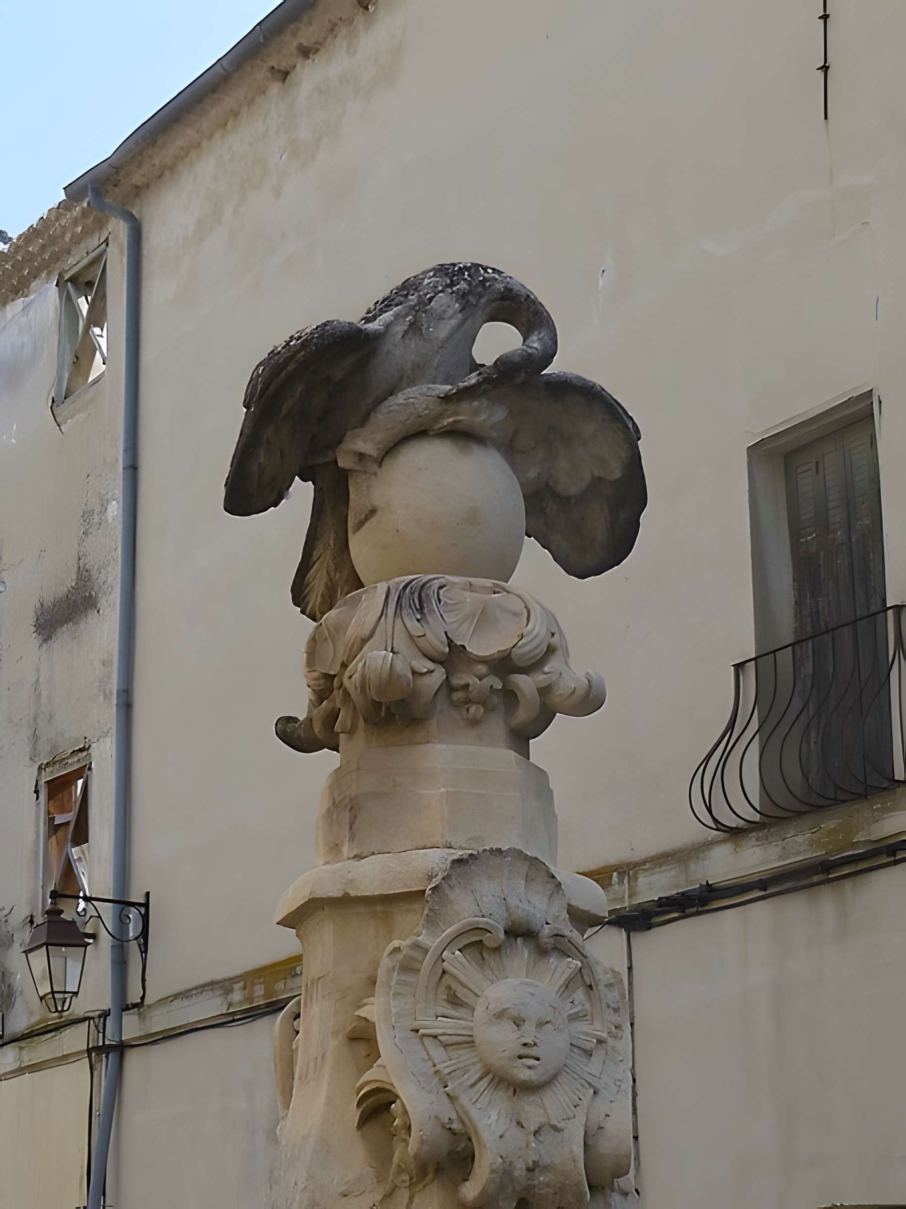 Fontaine du Pélican de Pernes-les-Fontaines
