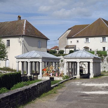 Fontaine et Lavoirs dÉtuz