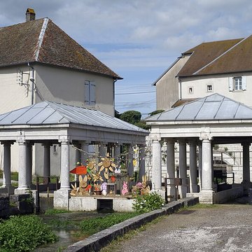Fontaine et Lavoirs dÉtuz