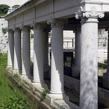 Fontaine et Lavoirs dÉtuz