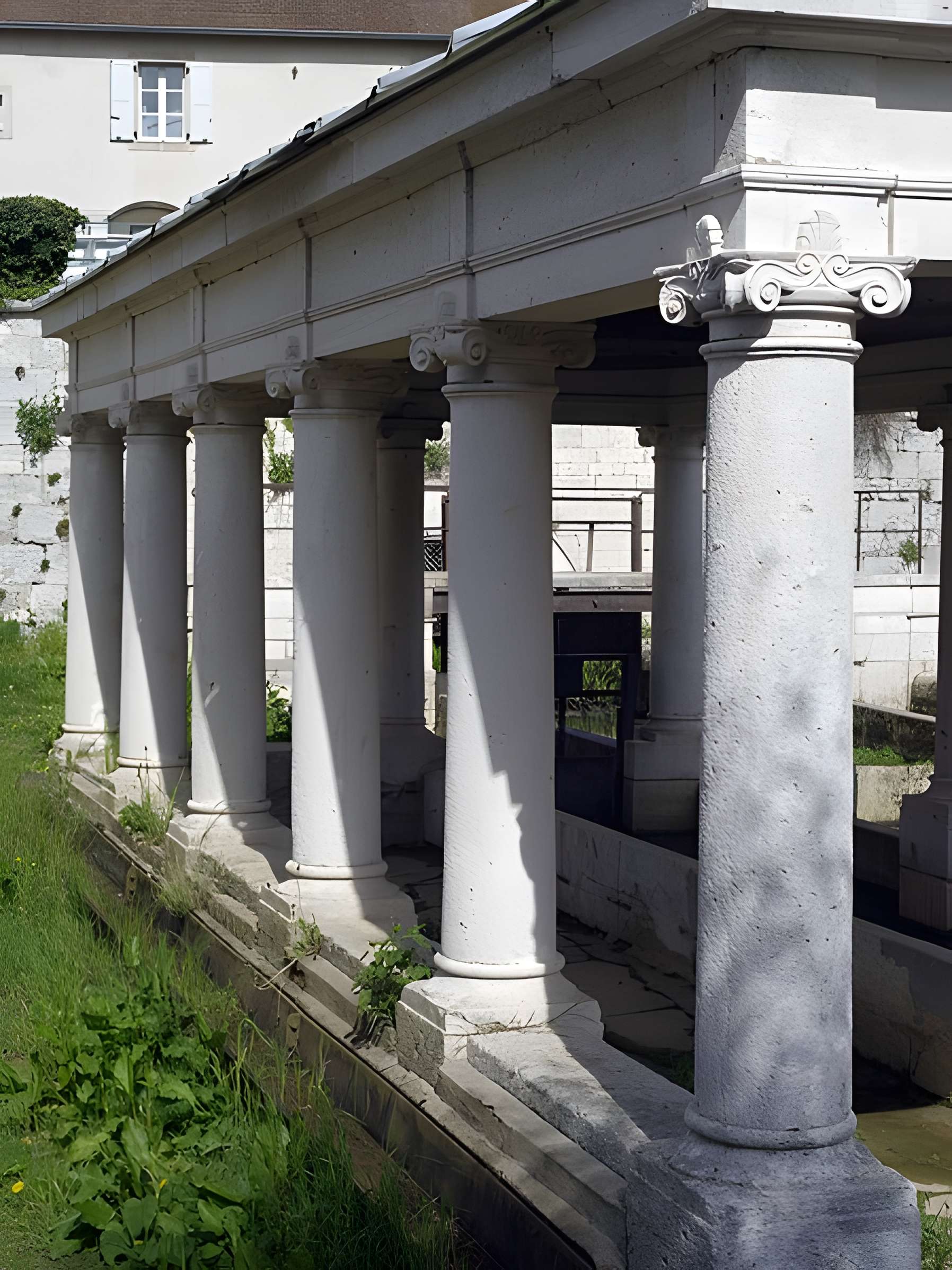 Fontaine et Lavoirs d'Étuz