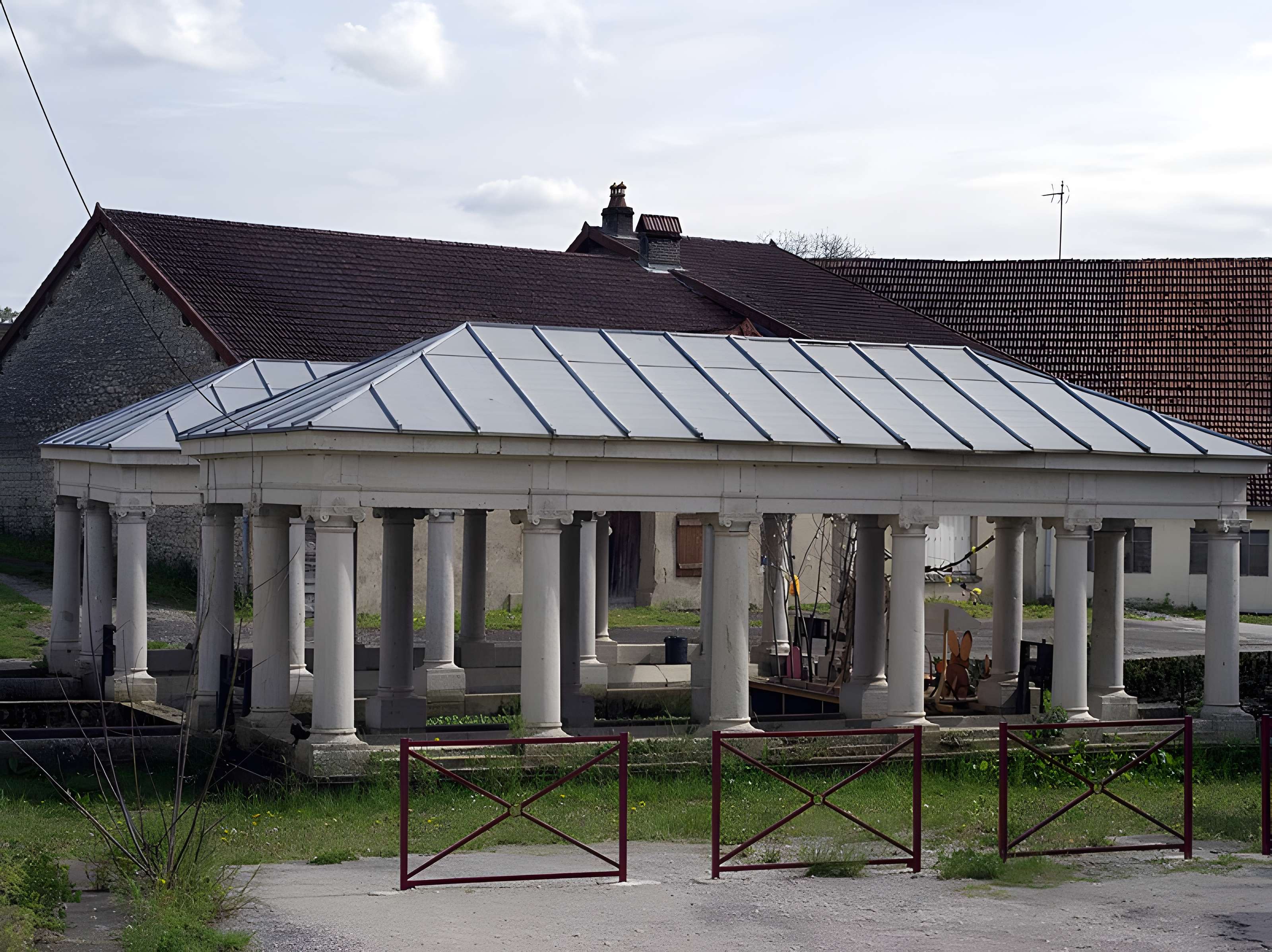 Fontaine et Lavoirs d'Étuz