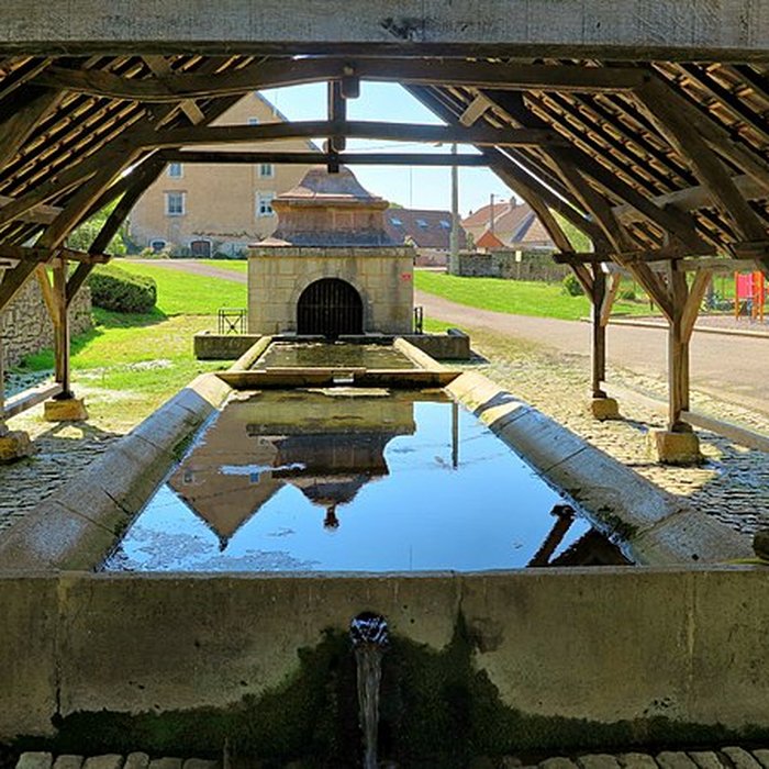 Photo de Fontaine-lavoir de Fallon
