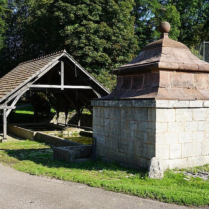 Photo de Fontaine-lavoir de Fallon