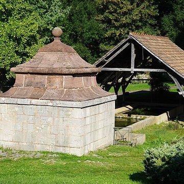 Fontaine-lavoir de Fallon