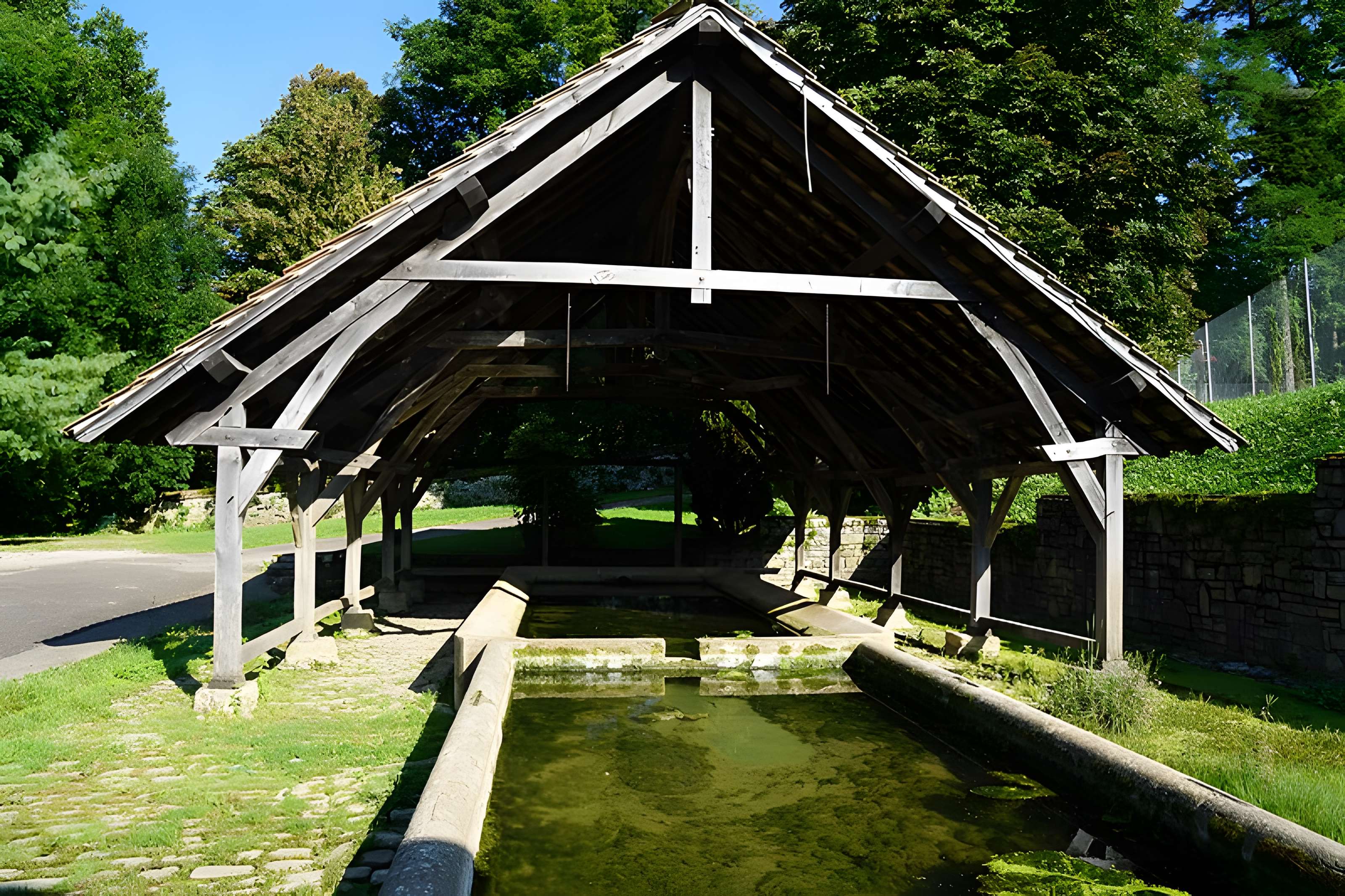 Fontaine-lavoir de Fallon