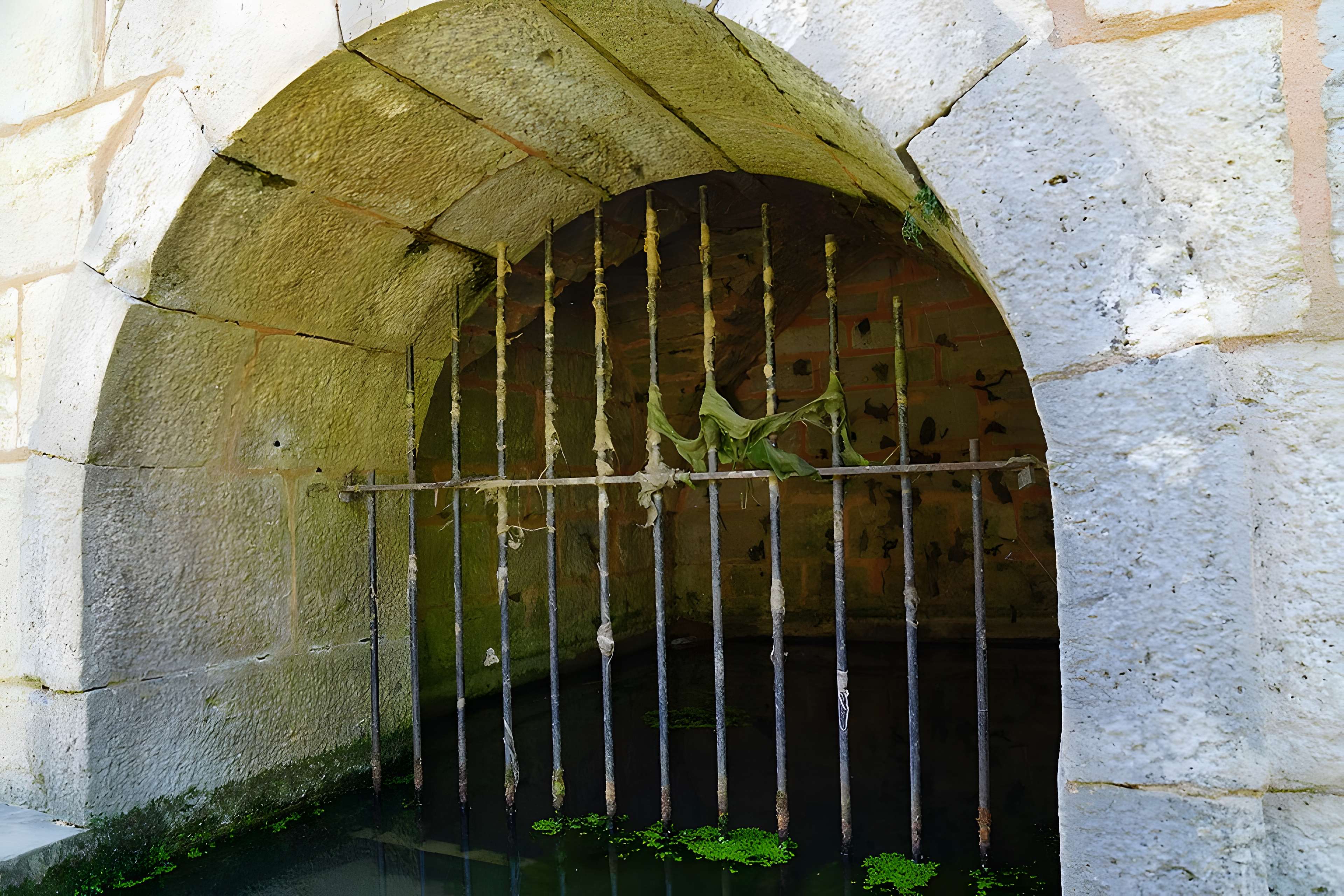 Fontaine-lavoir de Fallon
