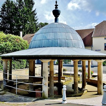 Fontaine-lavoir de Fontenois-lès-Montbozon