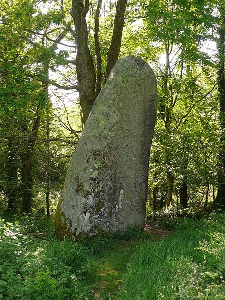 Photo de Grand menhir de Kerangosker à Pont-Aven