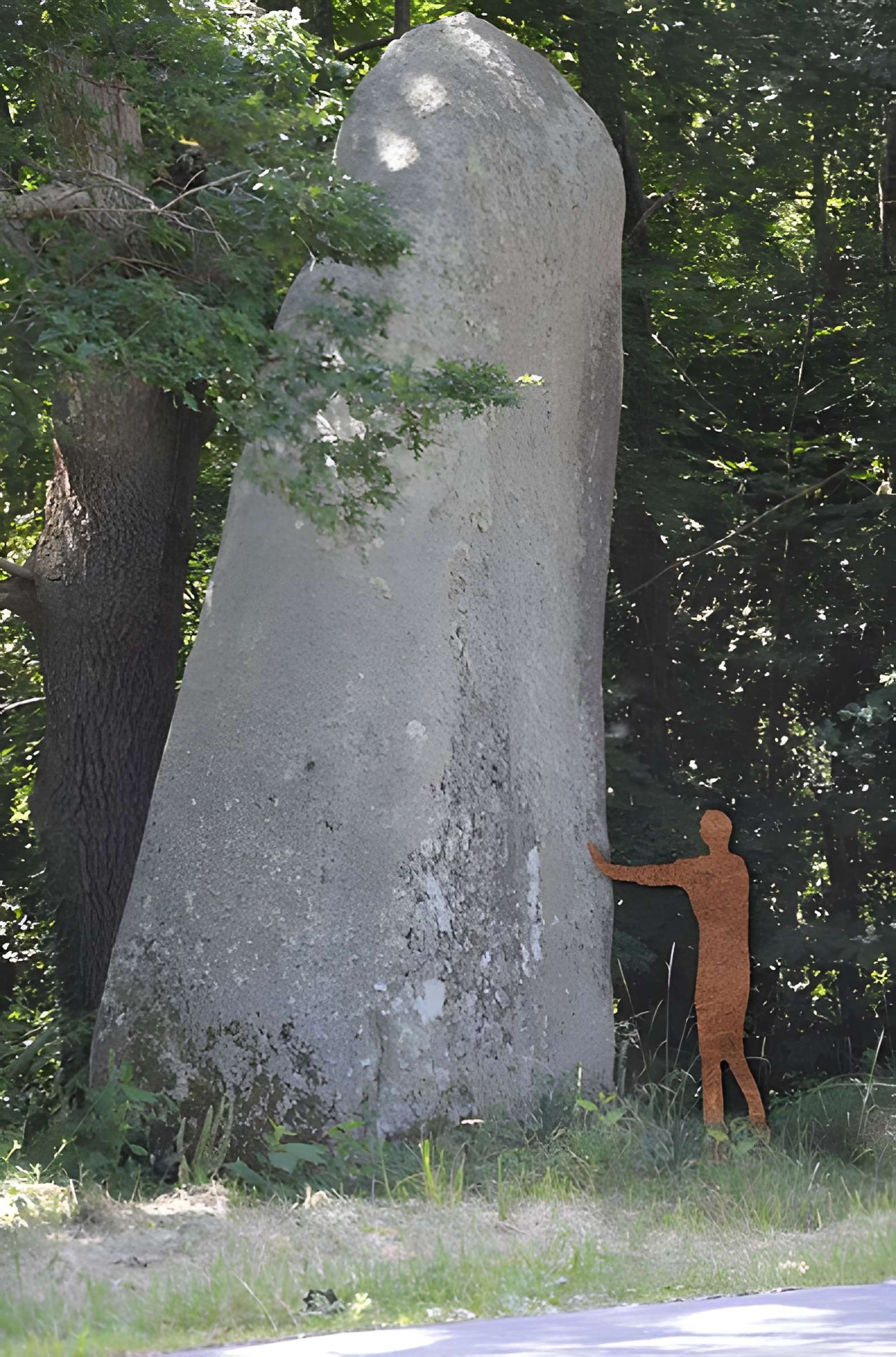Grand menhir de Kerangosker à Pont-Aven