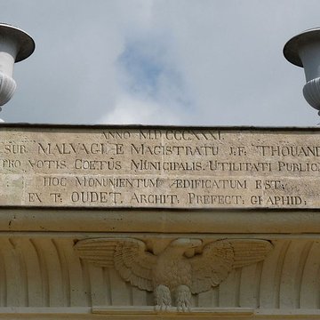 Fontaine-lavoir de Mauvages