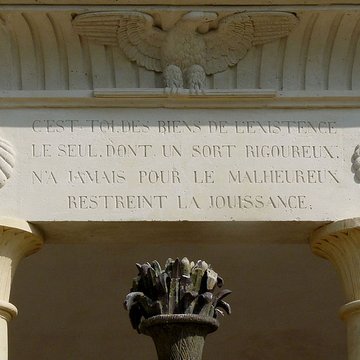 Fontaine-lavoir de Mauvages