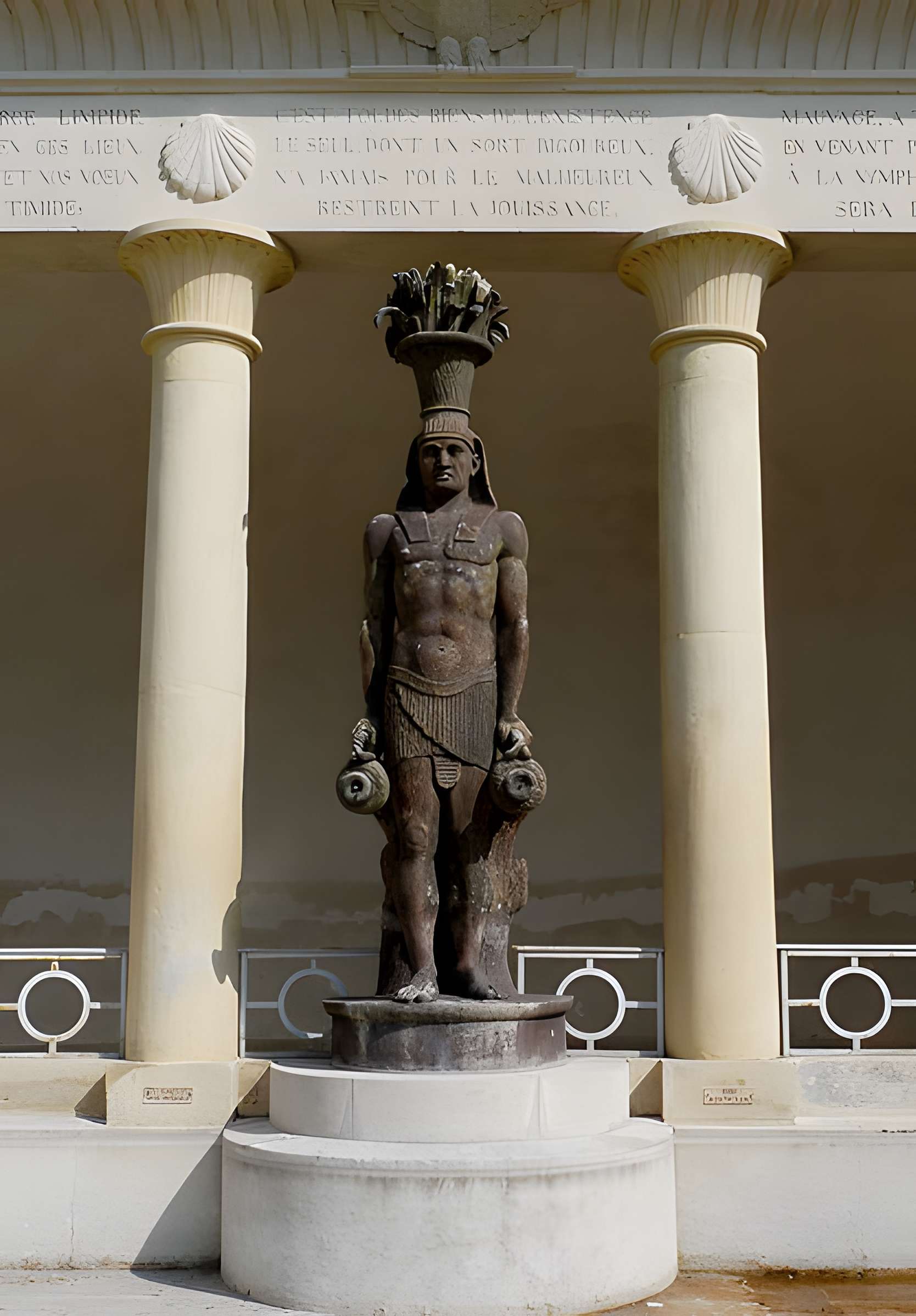 Fontaine-lavoir de Mauvages