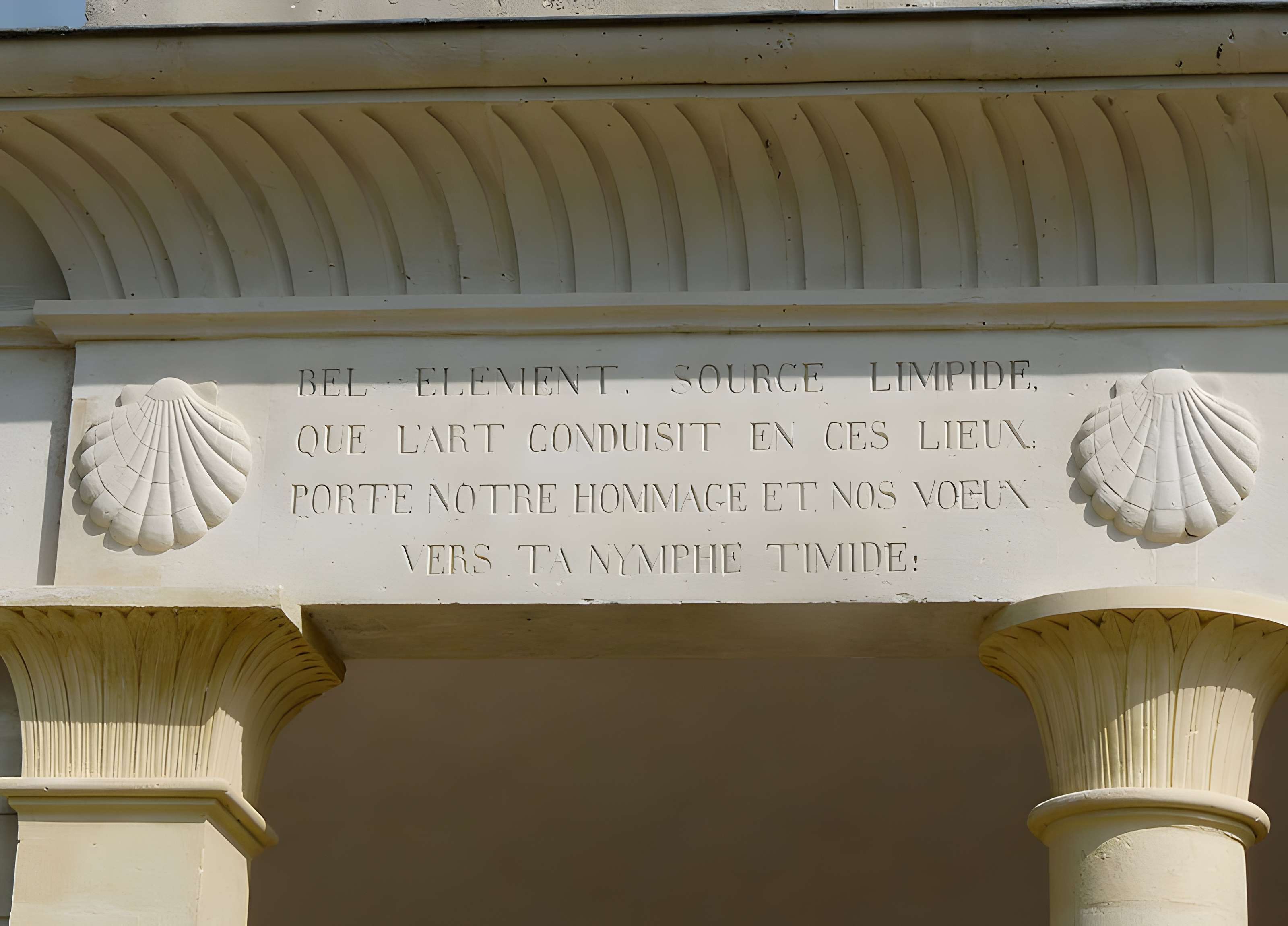 Fontaine-lavoir de Mauvages