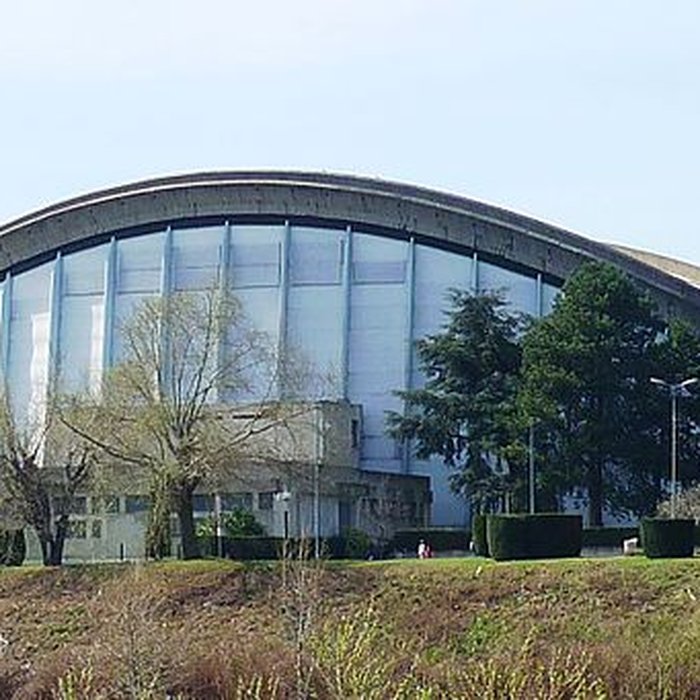 Photo de Centre sportif municipal de Saint-Ouen situé sur le site de lIle des Vannes