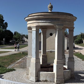 Fontaine-lavoir de Montagney