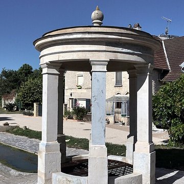 Fontaine-lavoir de Montagney