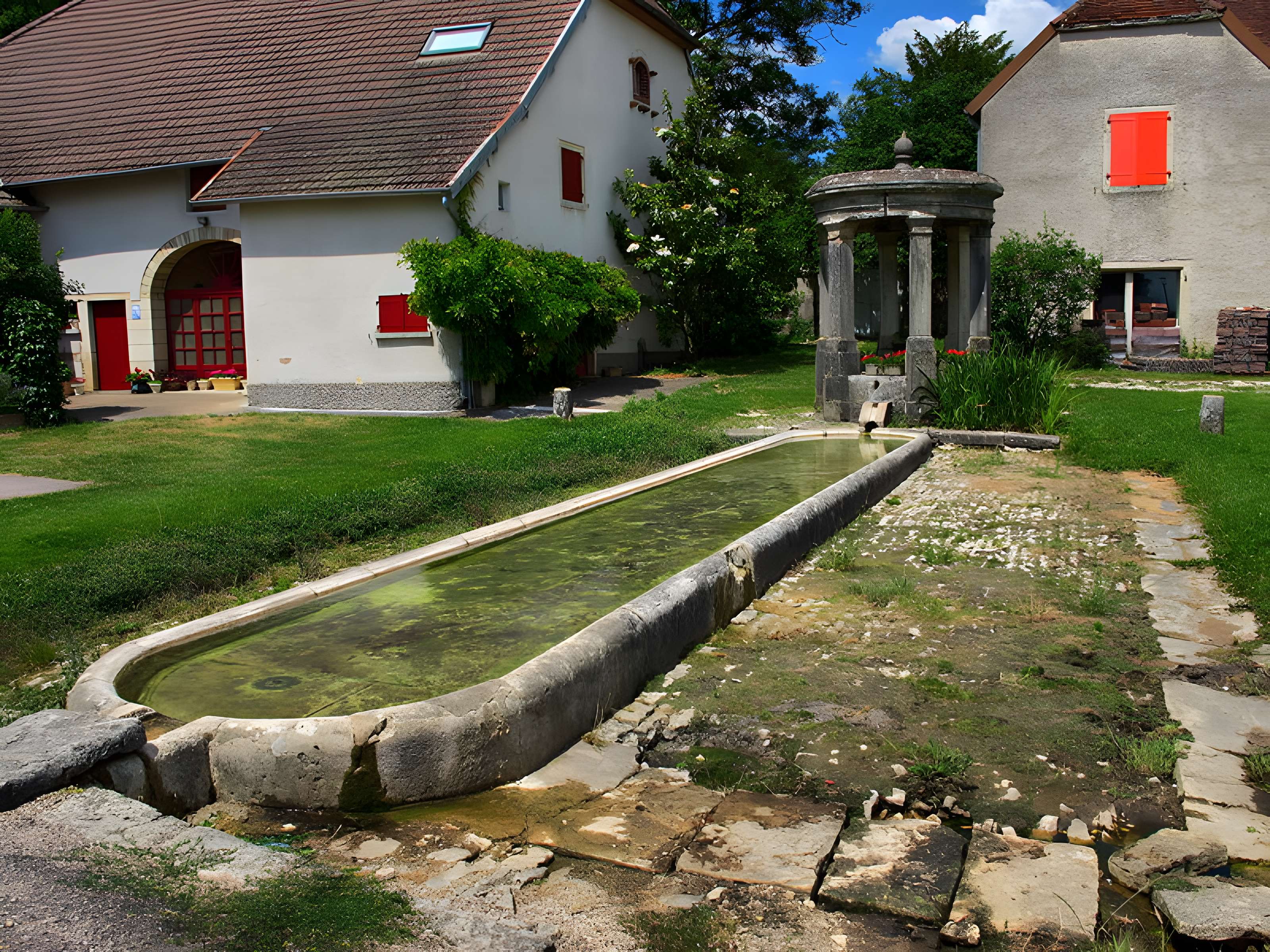 Fontaine-lavoir de Montagney