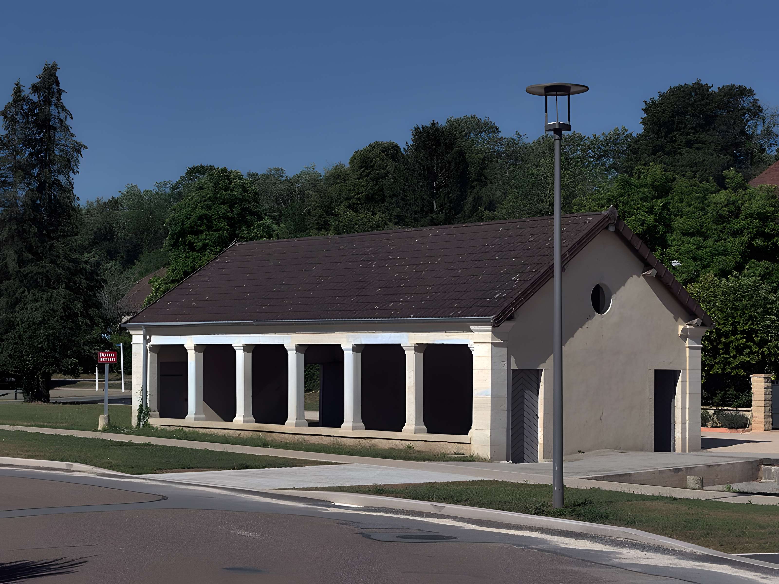 Fontaine-lavoir de Montagney