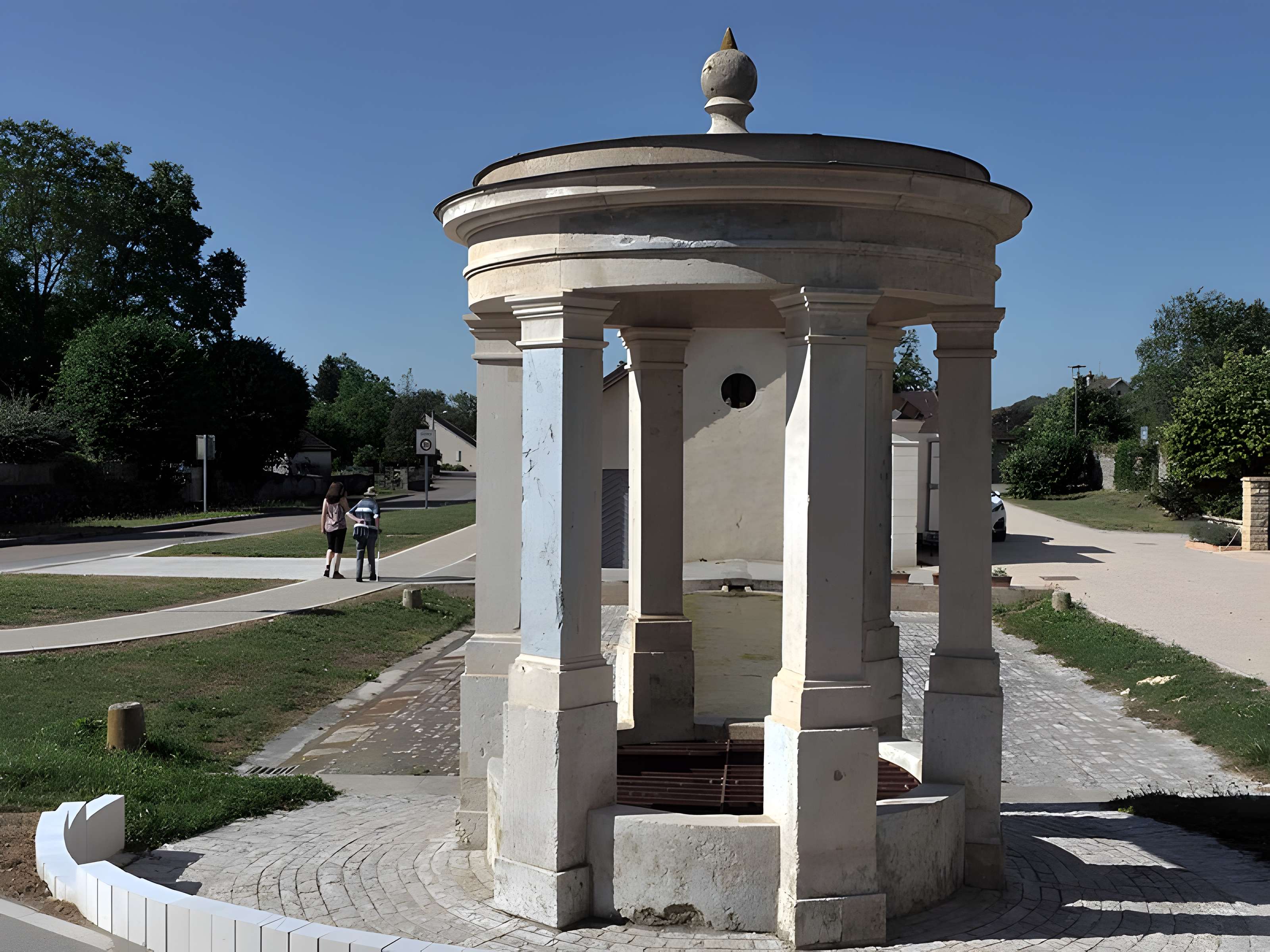 Fontaine-lavoir de Montagney