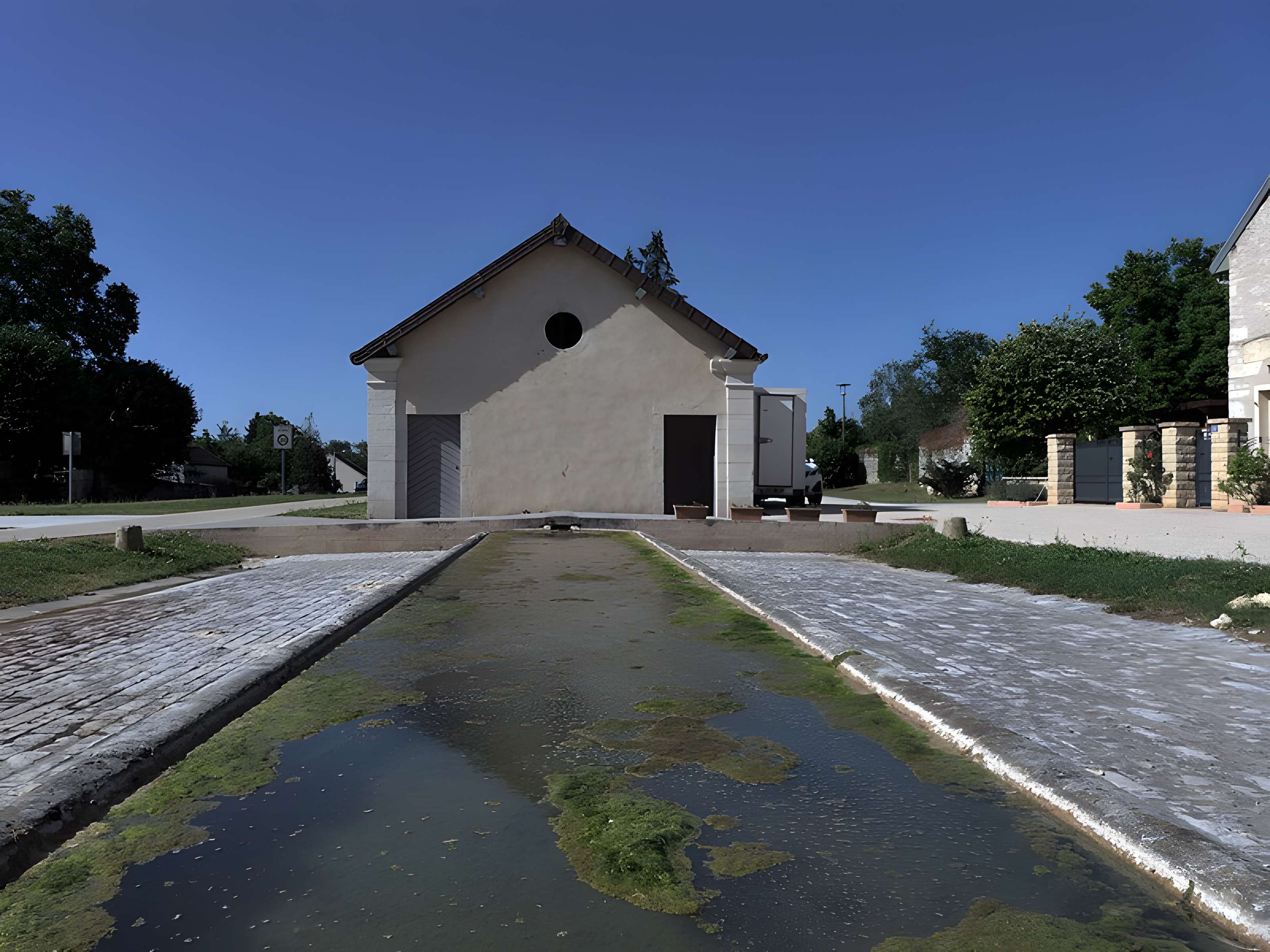 Fontaine-lavoir de Montagney